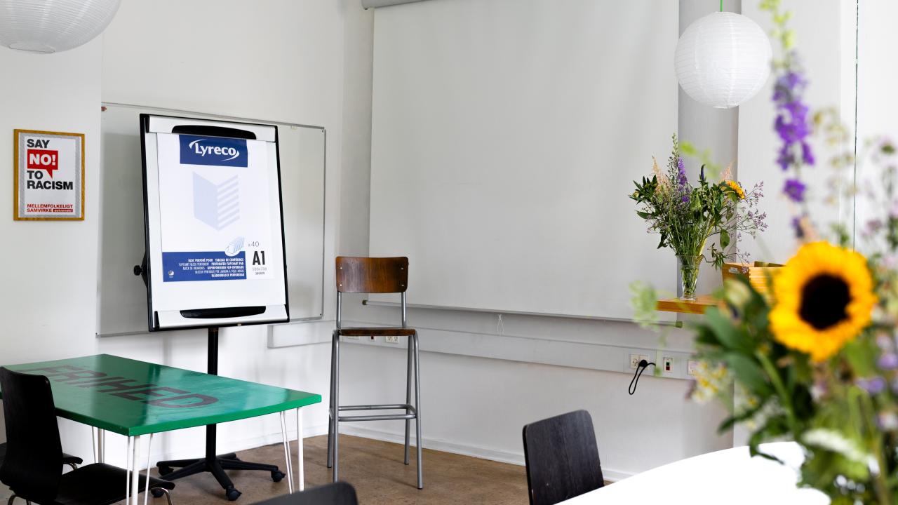 mødelokale med rundbord