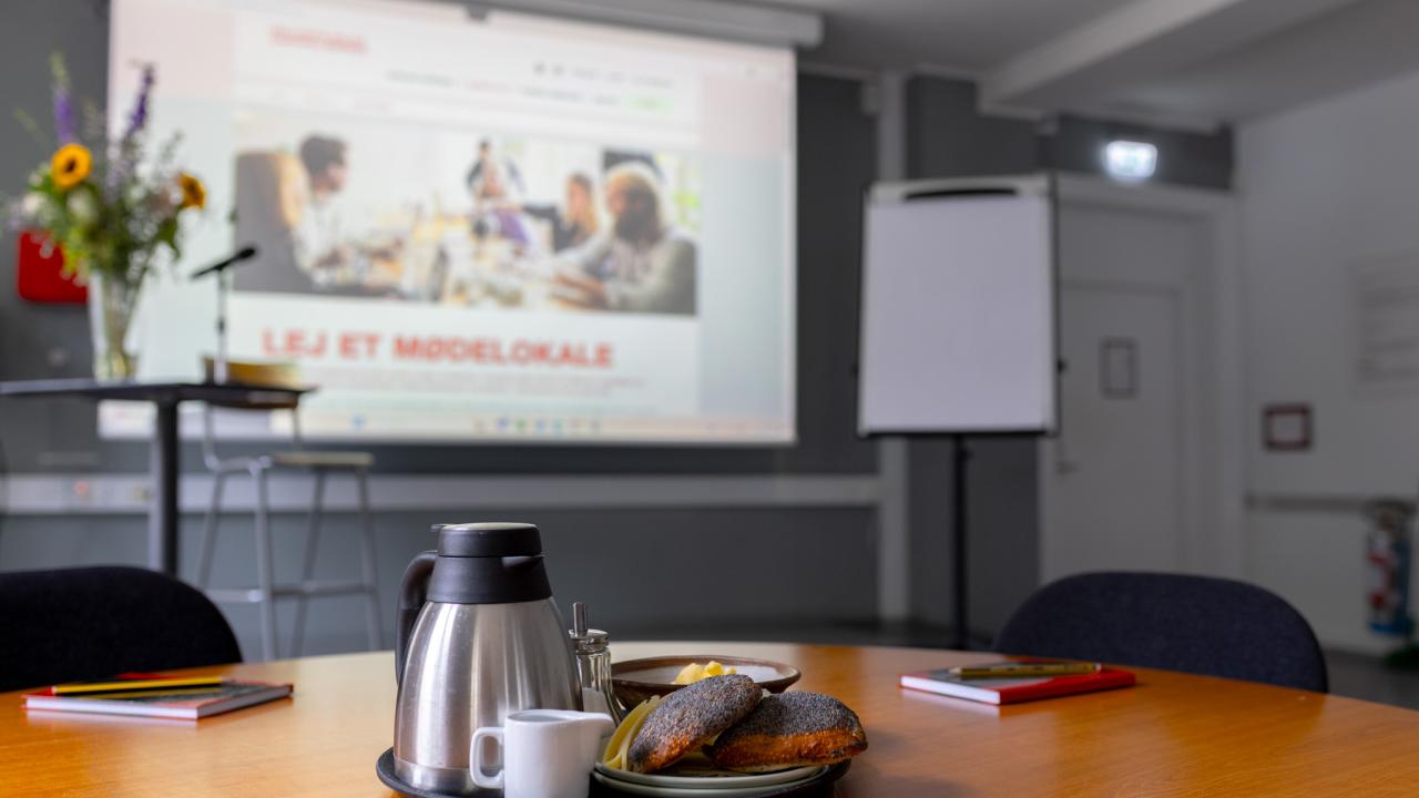 mødelokale med forplejning